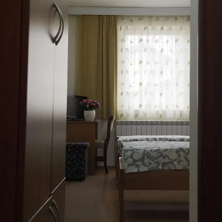 塔拉住宿旅馆 3*